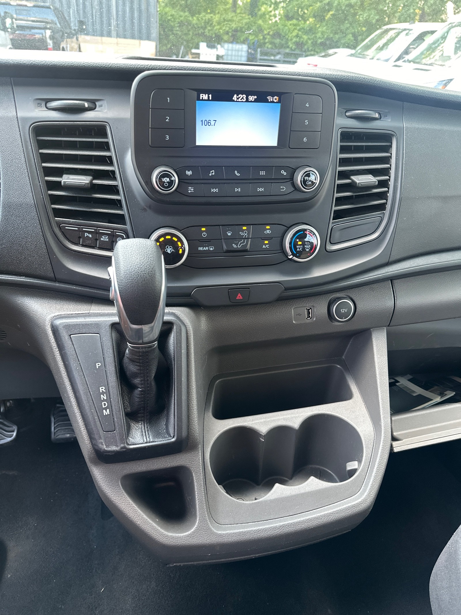 2021 Ford Transit Passenger XLT photo 9