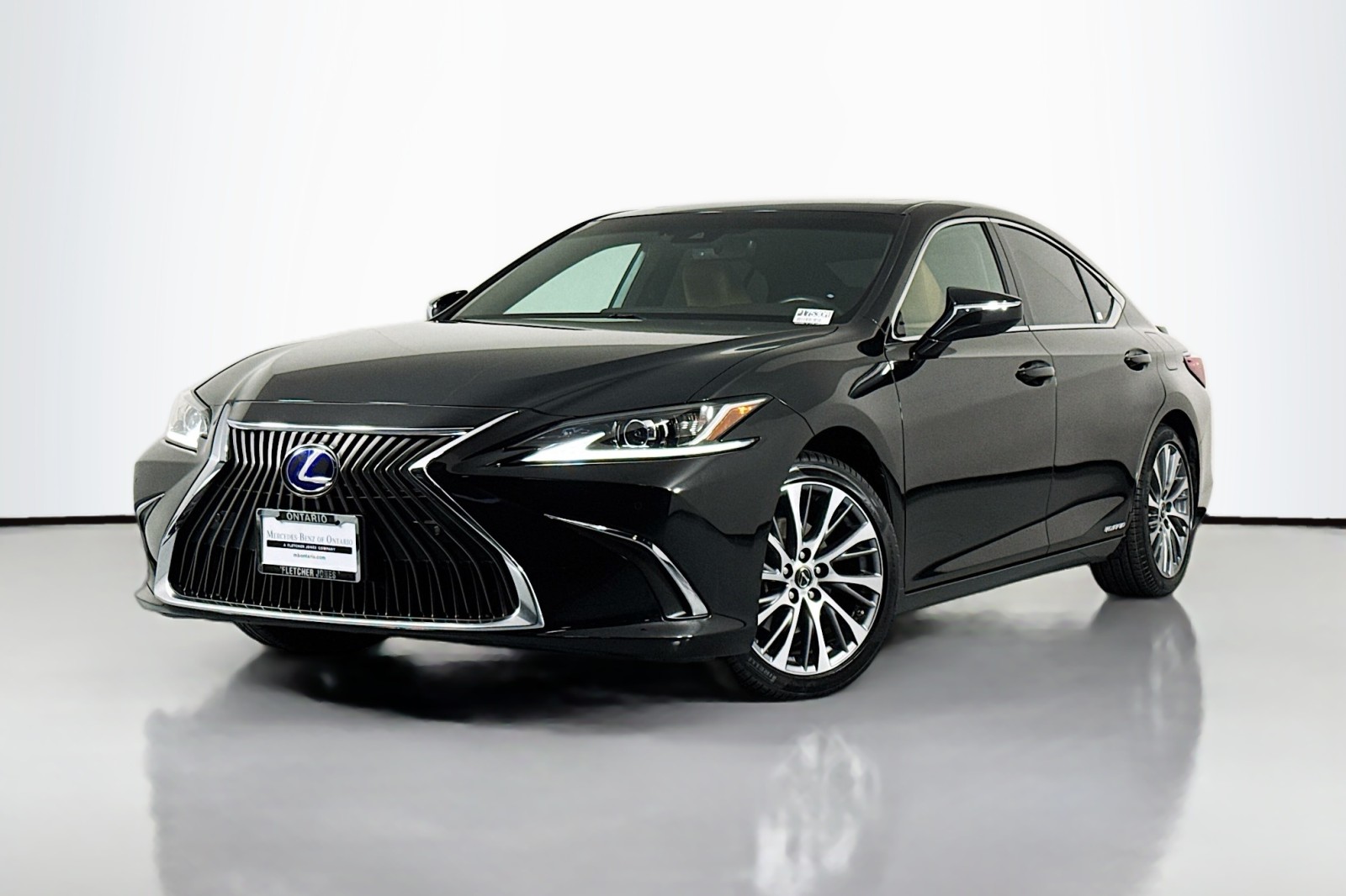 2021 Lexus ES Hybrid 300h's photo