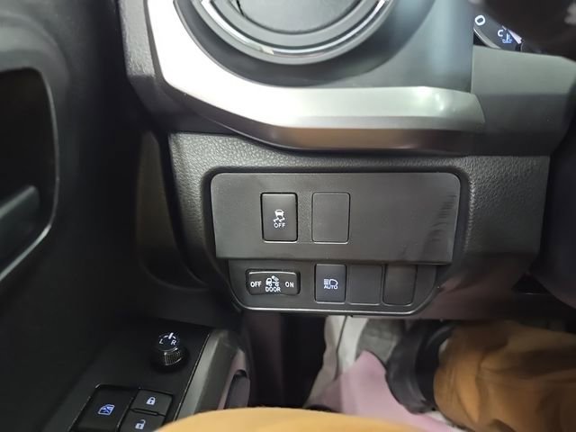 2022 Toyota Tacoma SR5 photo 17