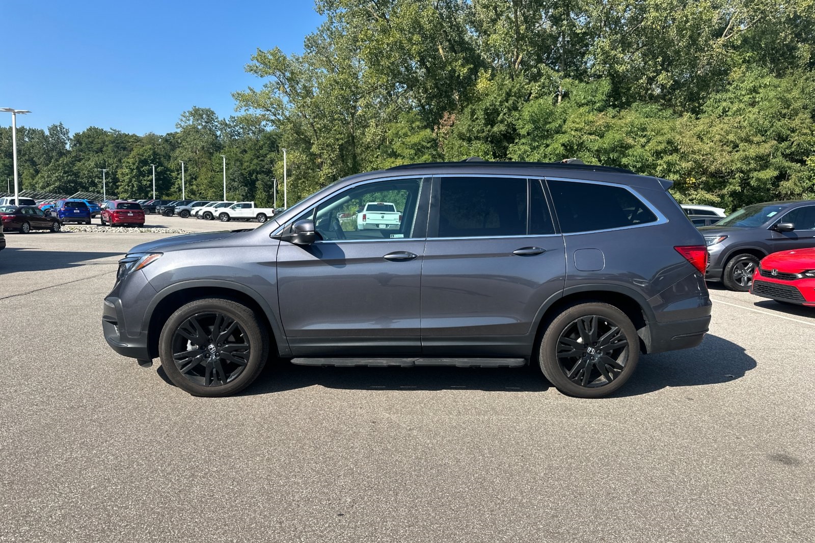 2021 Honda Pilot Special Edition photo 2