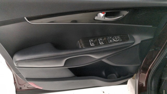 Used 2020 Sangria Kia LX V6 image 20