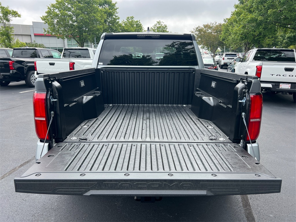 2025 Toyota Tacoma SR5 photo 18