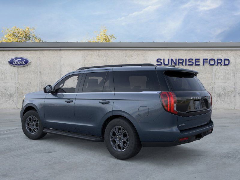 2025 Ford Expedition photo 5