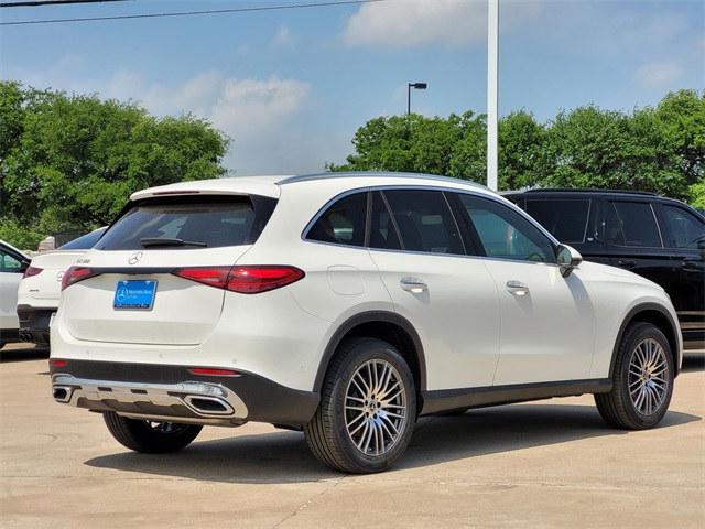 2025 Mercedes Benz GLC 300 photo 4