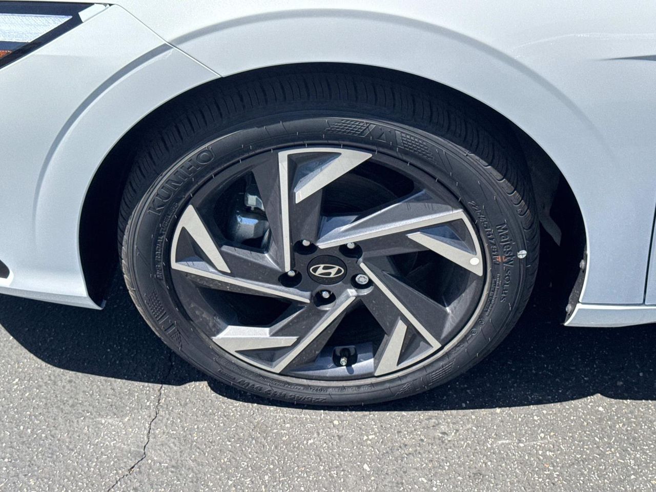 2025 Hyundai Elantra SEL Sport photo 6
