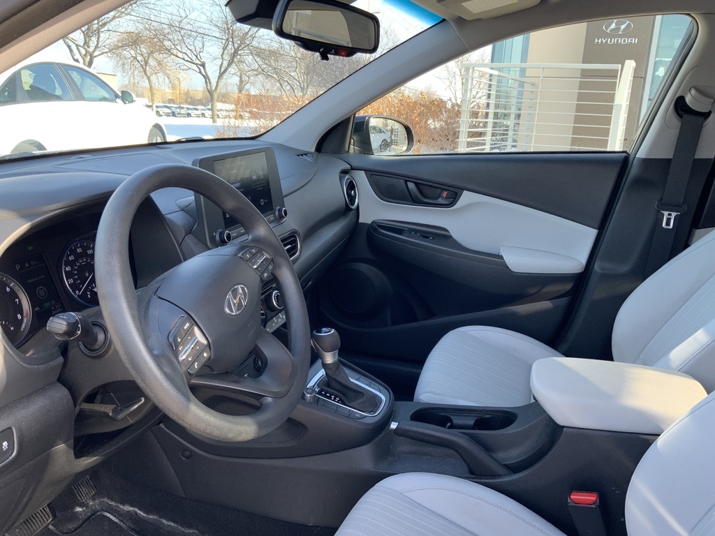 2023 Hyundai Kona SEL photo 2