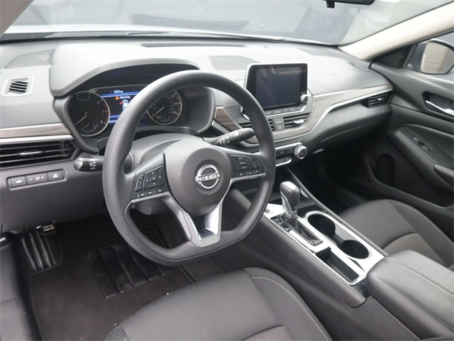 2024 Nissan Altima 2.5 SV photo 13