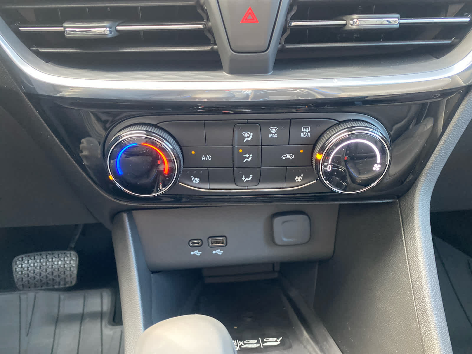 2026 Buick Encore GX Sport Touring photo 23