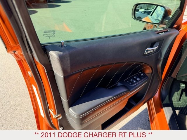 2011 Dodge Charger R/T photo 8