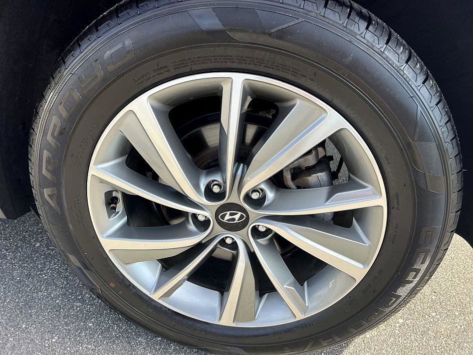 2020 Hyundai Santa Fe SEL photo 10