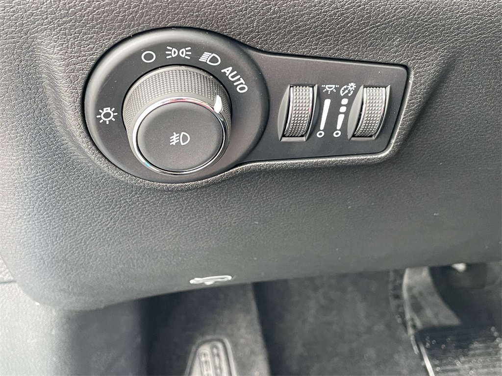 2025 Jeep Compass Latitude photo 18