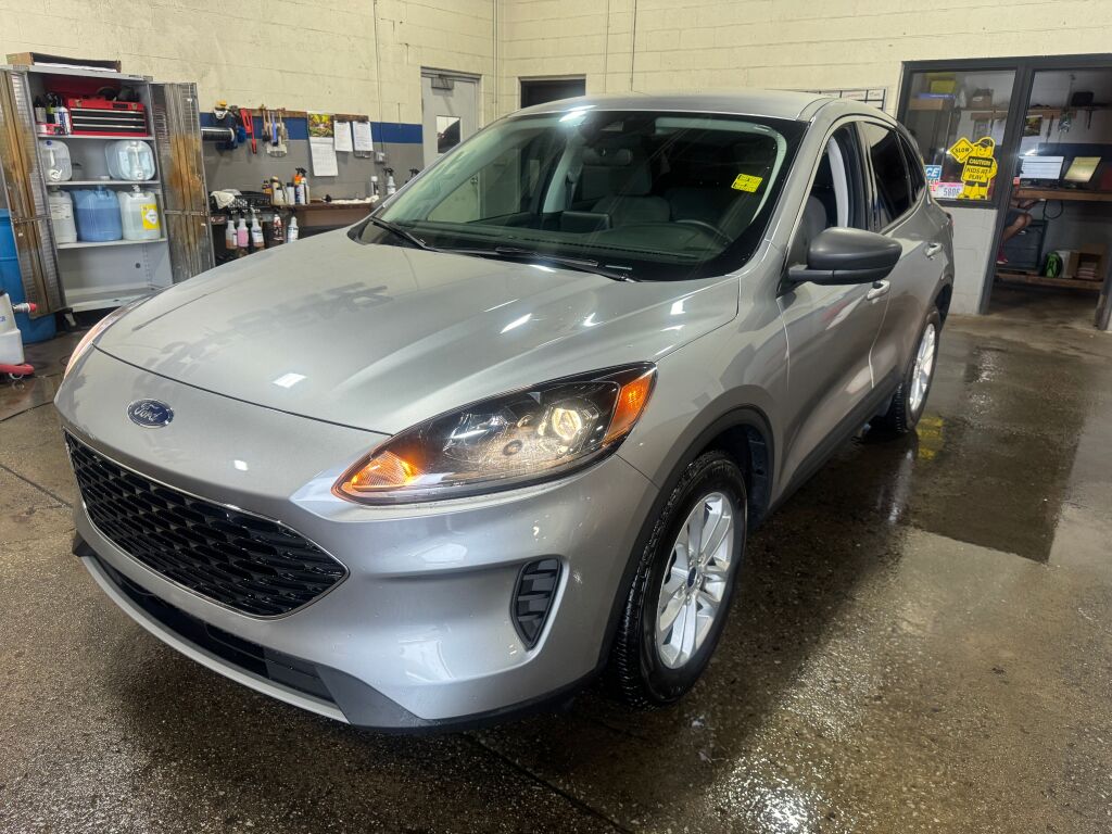 2022 Ford Escape SE photo 3