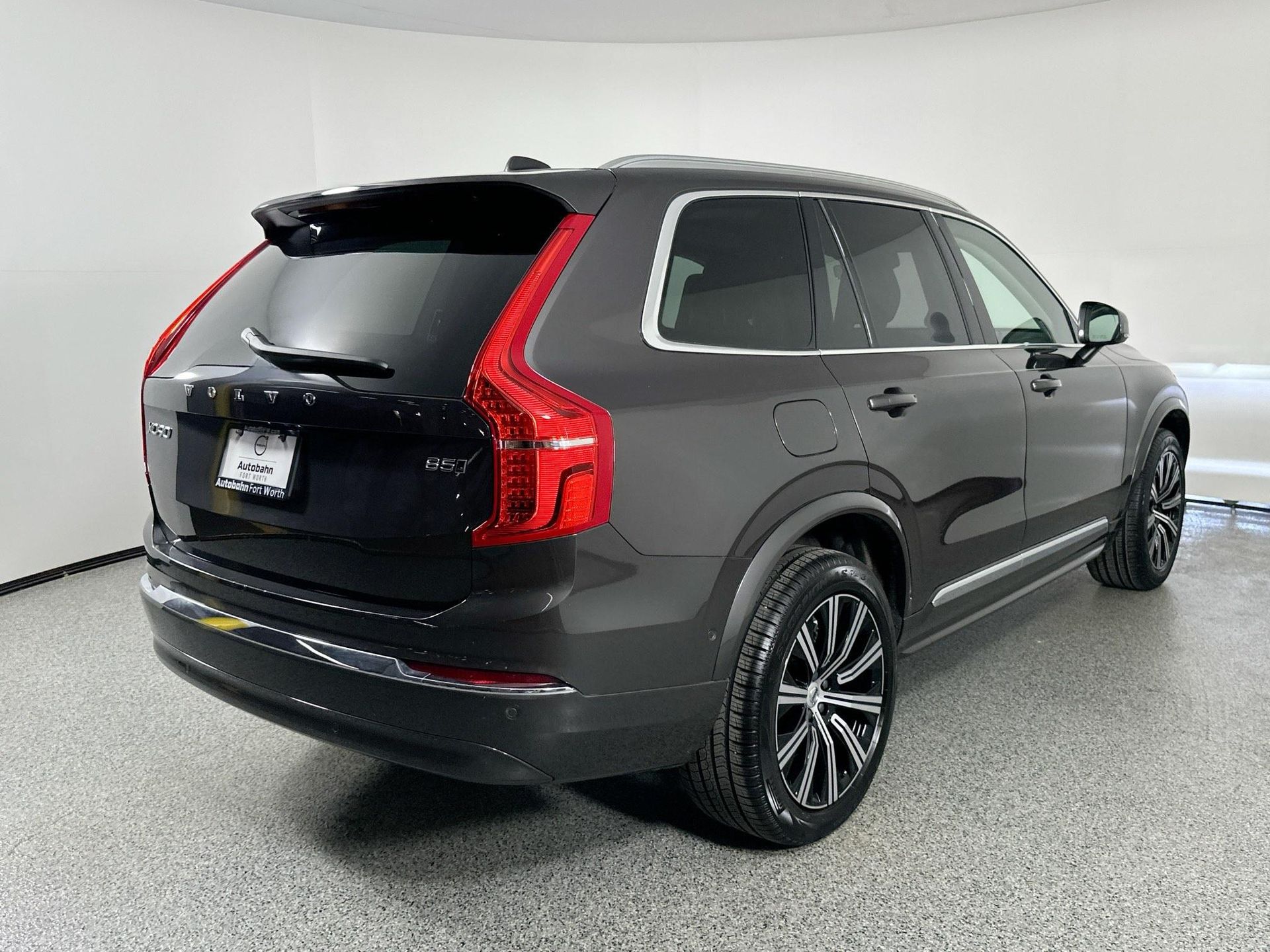 2024 Volvo XC90 B5 AWD Plus photo 4
