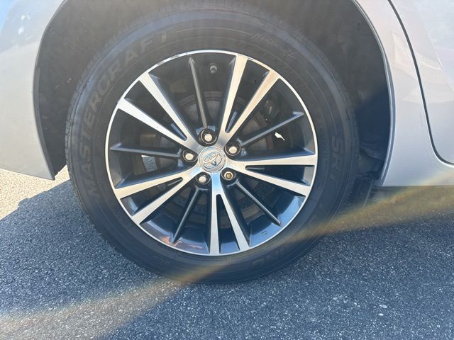 2016 Toyota Corolla L photo 29