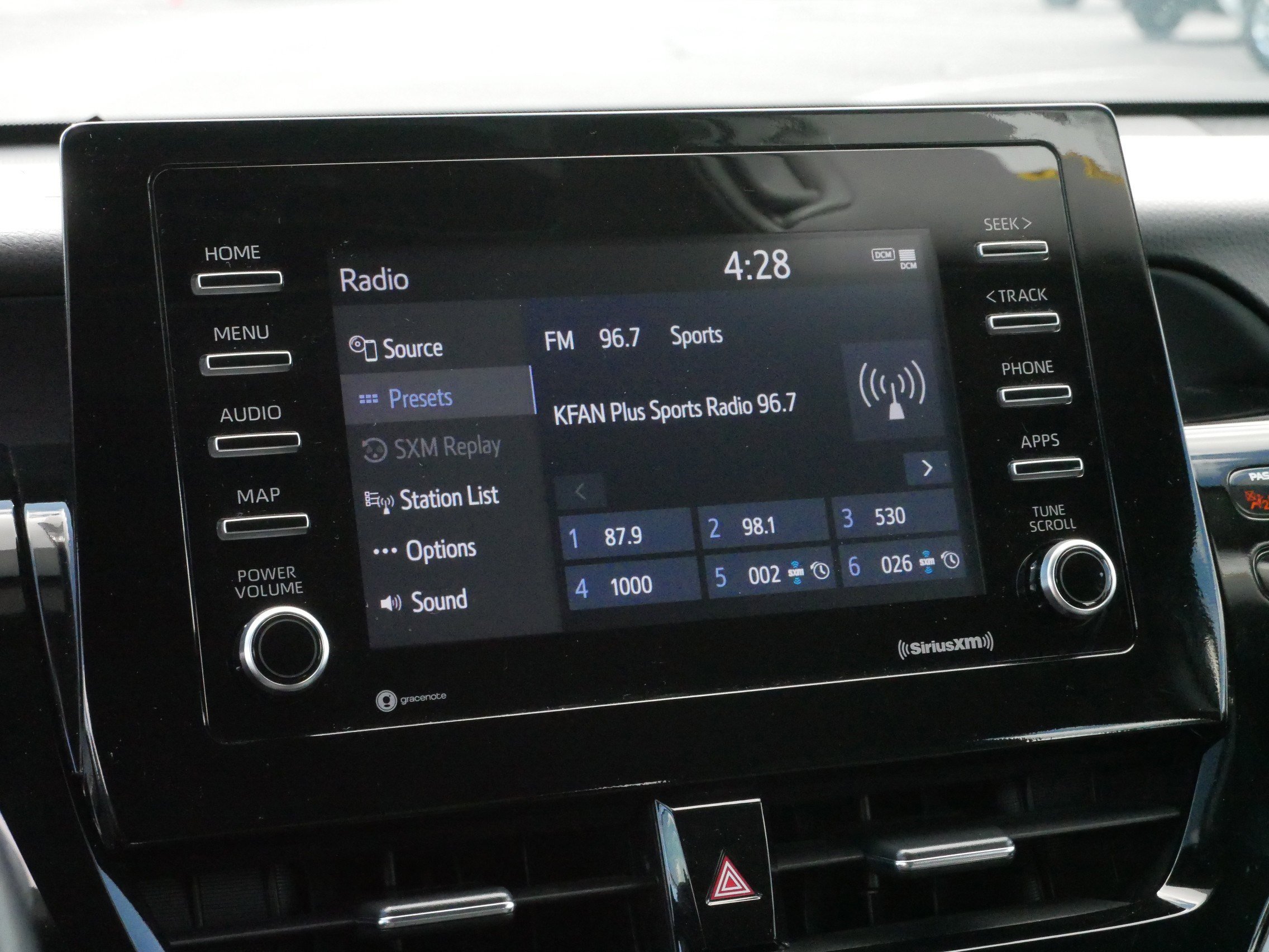2023 Toyota Camry SE photo 19