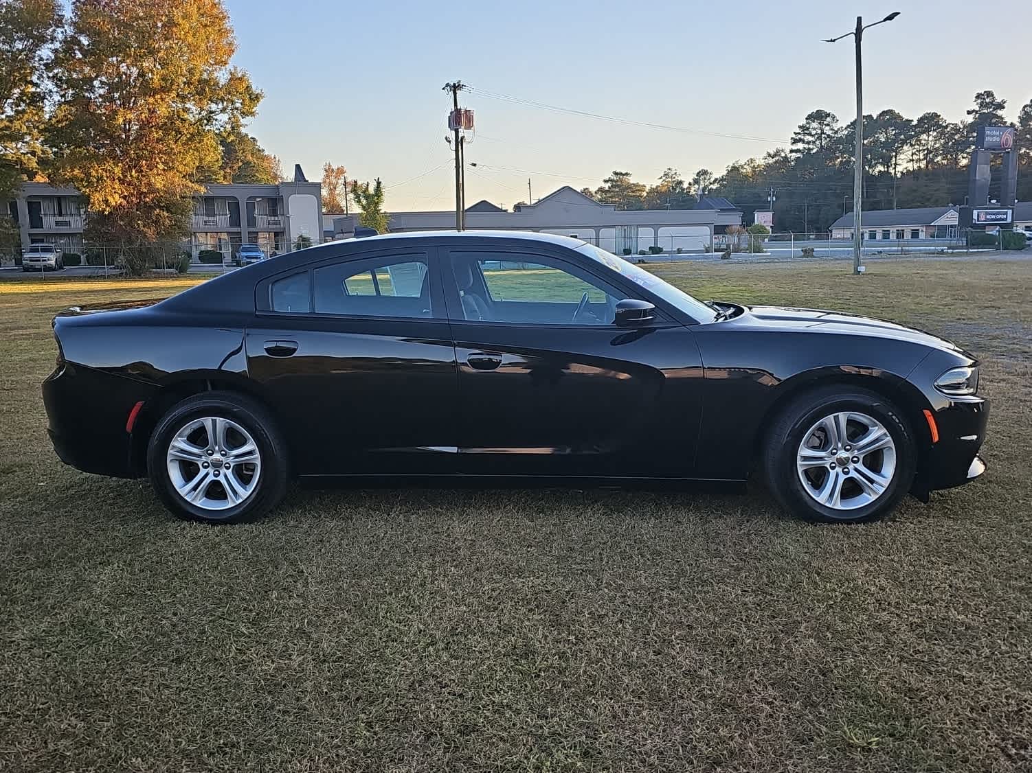 2023 Dodge Charger SXT photo 4