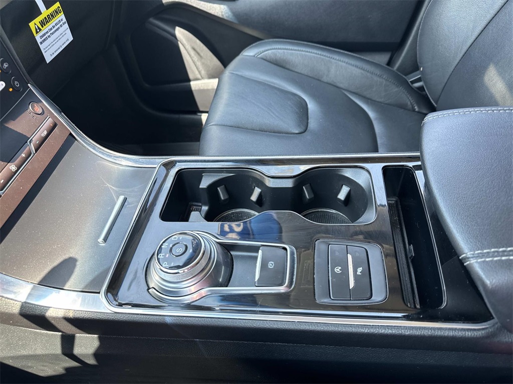 2020 Ford Edge Titanium photo 23