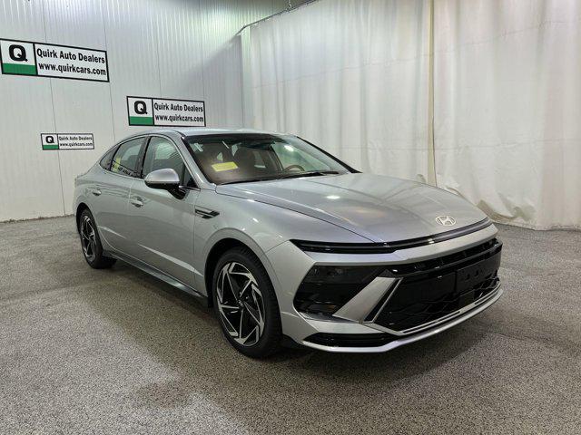 2026 Hyundai Sonata SEL Sport photo 2