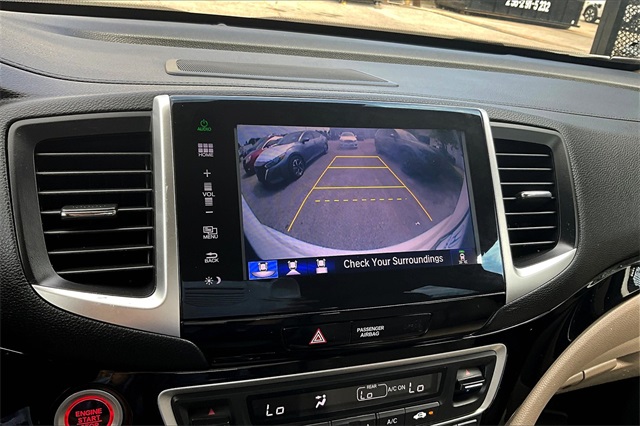 2016 Honda Pilot Elite photo 21