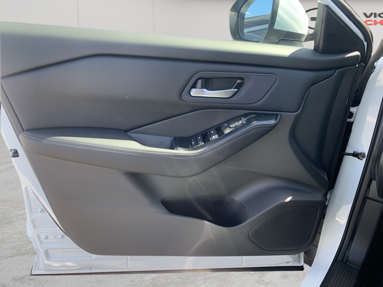 2026 Nissan Rogue SV photo 11