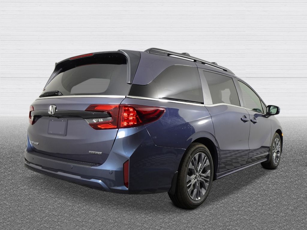 2026 Honda Odyssey Touring photo 3