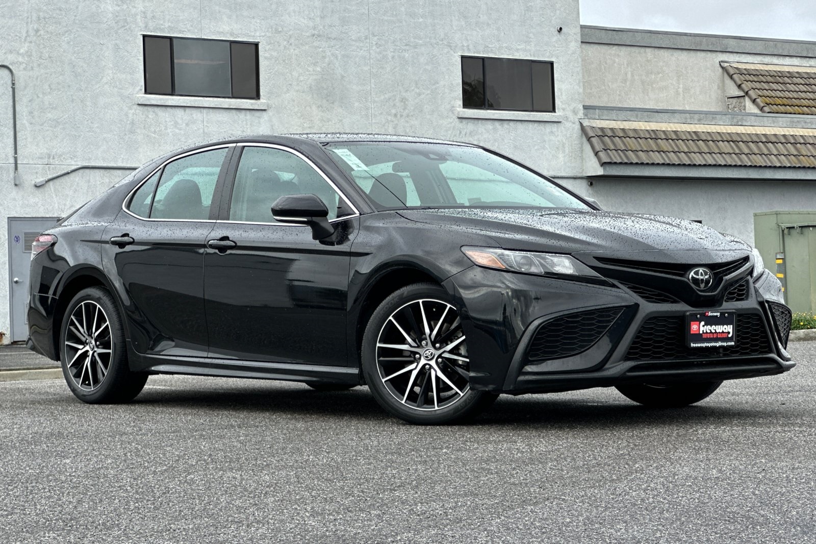 2024 Toyota Camry SE photo 2