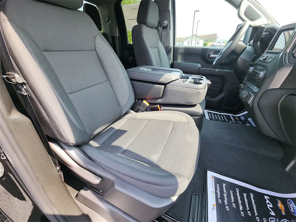 2025 Chevrolet Silverado 2500HD Custom photo 24