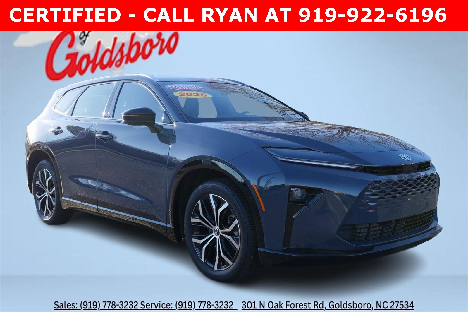 2025 Toyota Crown Signia XLE's photo