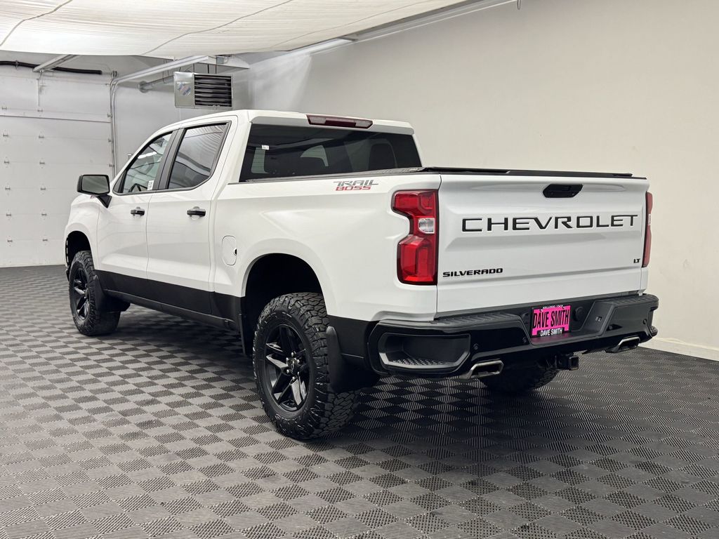 2022 Chevrolet Silverado 1500 LT Trail Boss photo 3