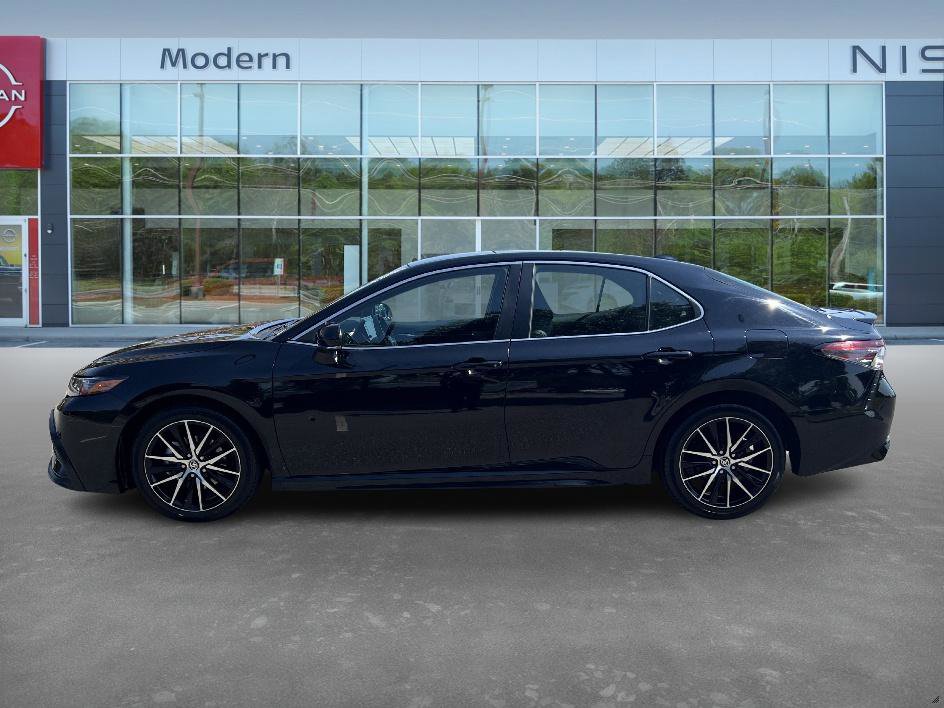 2024 Toyota Camry SE photo 8
