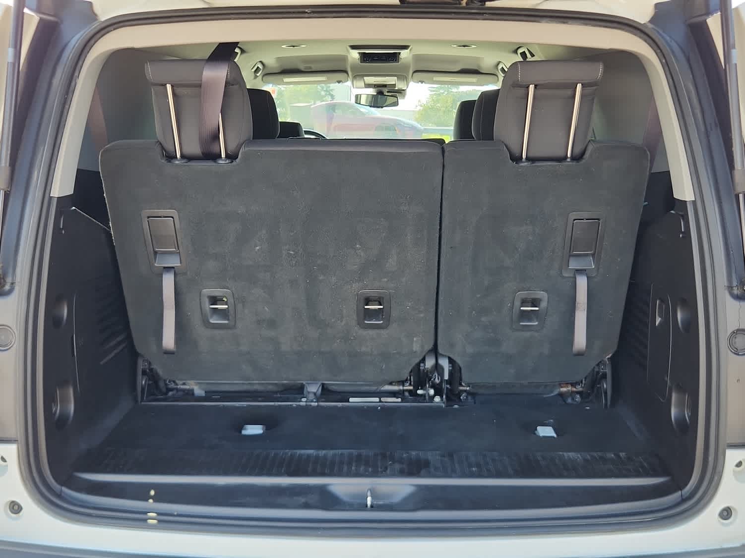 2017 Chevrolet Tahoe LS photo 19