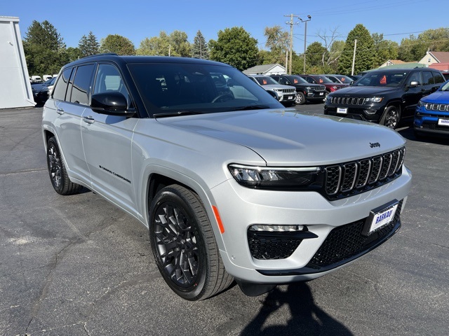 2025 Jeep Grand Cherokee Summit's photo