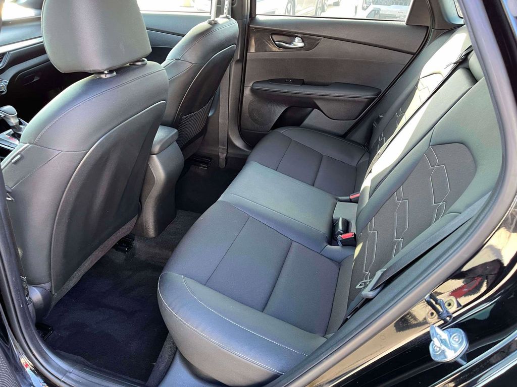 2022 Kia Forte GT-Line photo 6