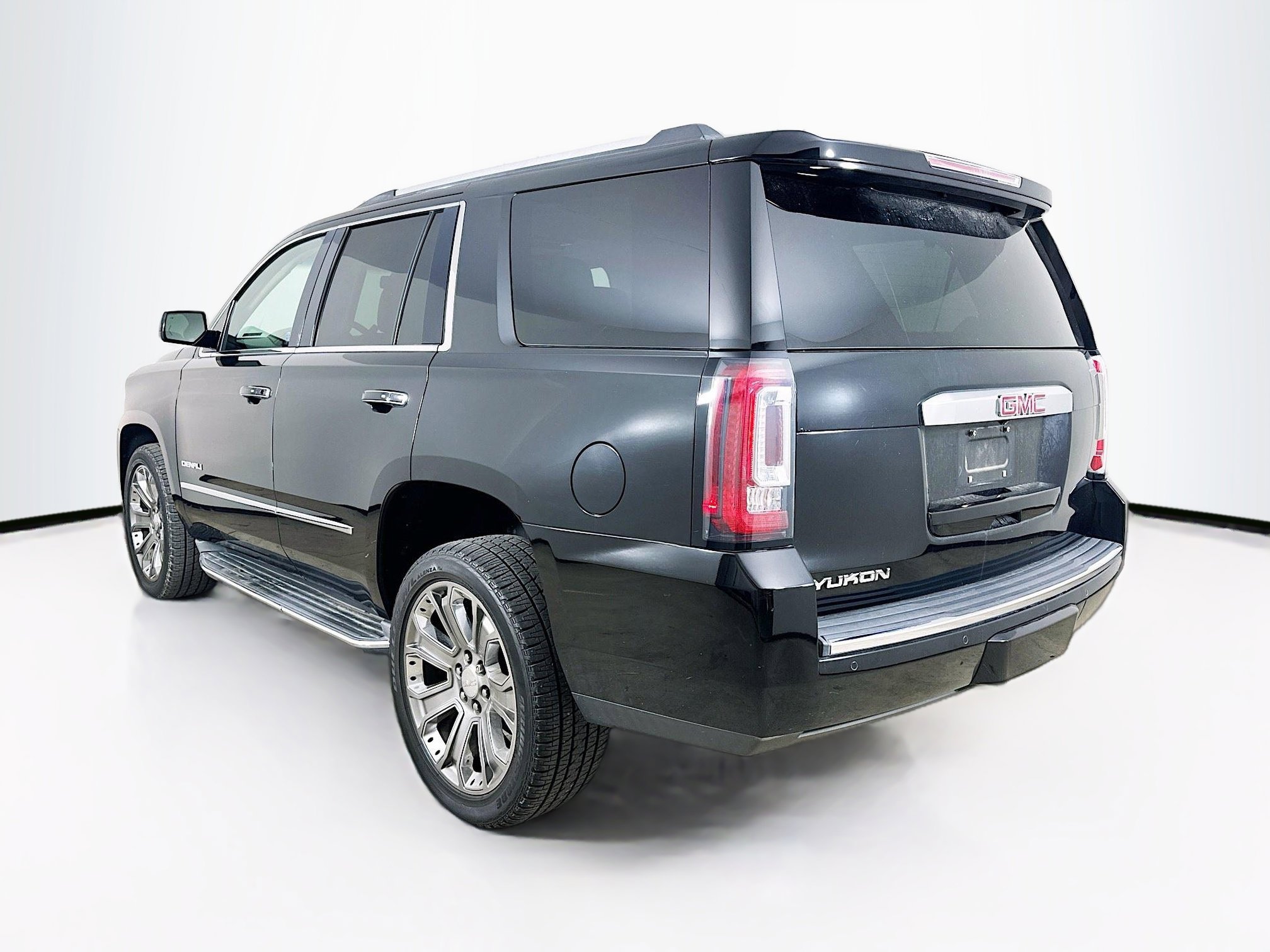 2016 Gmc Yukon Denali photo 3