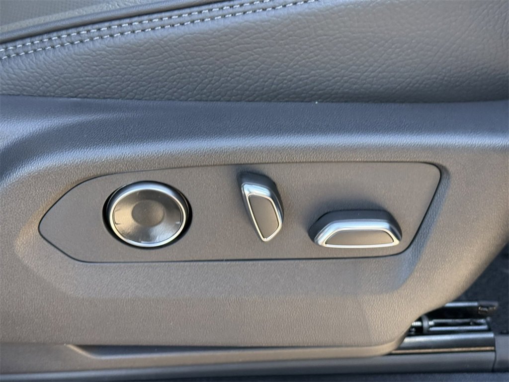 2026 GMC YUKON XL - Image 40