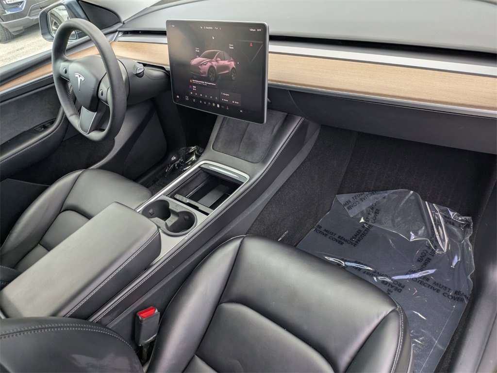 2024 Tesla Model Y Long Range photo 29
