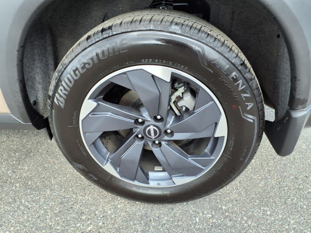 2025 Nissan Rogue SV photo 8