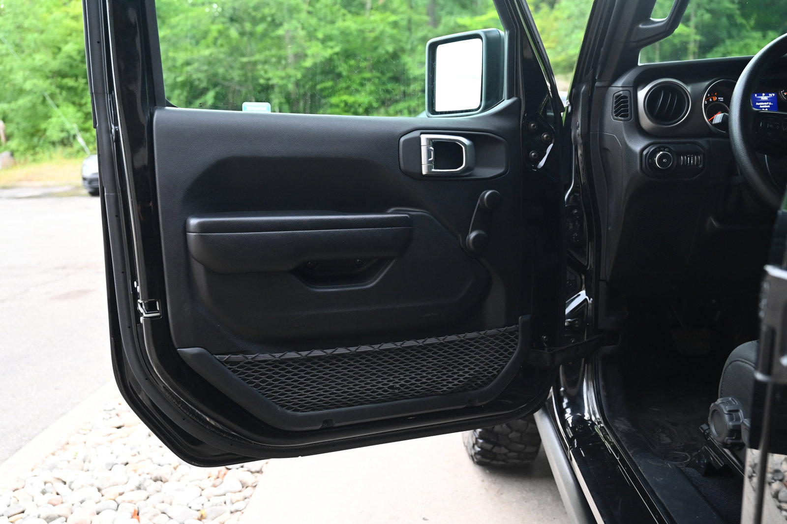 2021 Jeep Wrangler Unlimited Willys Sport photo 18
