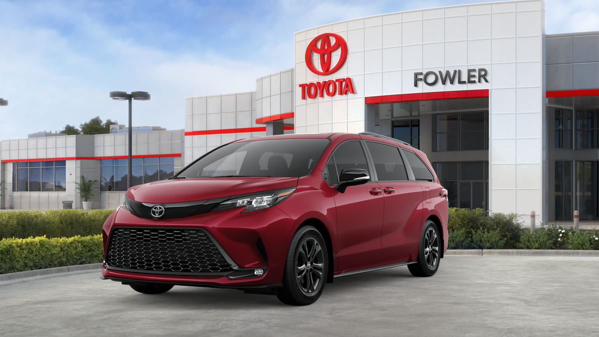 2026 Toyota Sienna XSE's photo