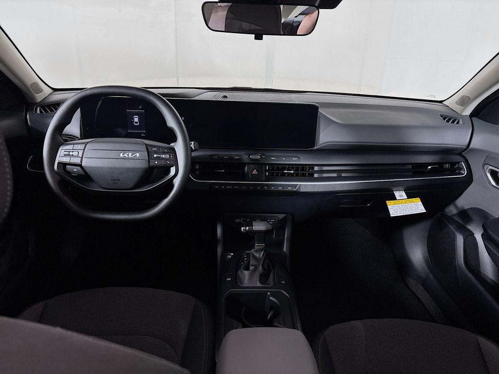 2025 Kia K4 LXS photo 12