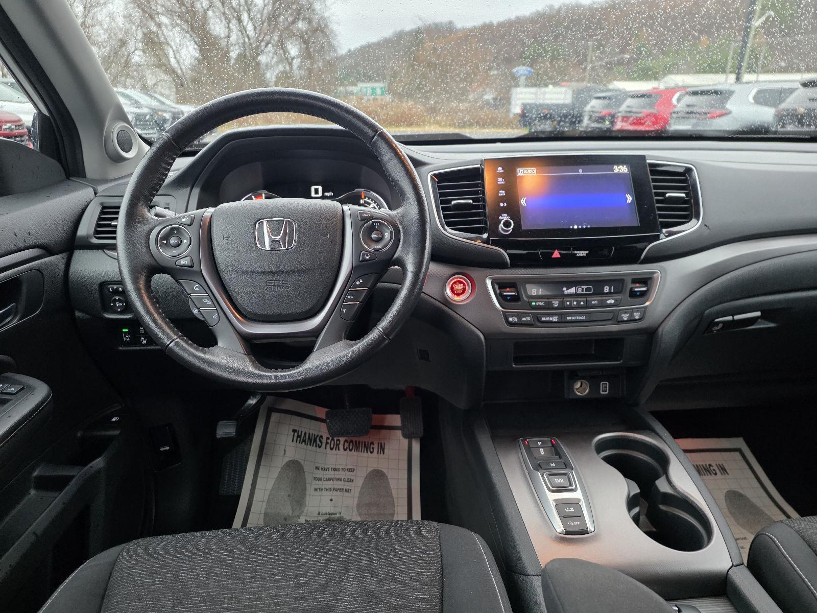 2023 Honda Ridgeline Sport photo 3