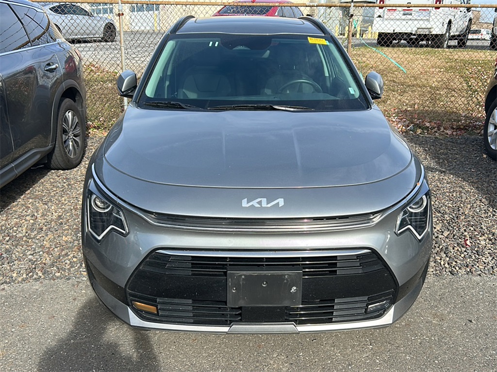 2023 Kia Niro EX Touring photo 2