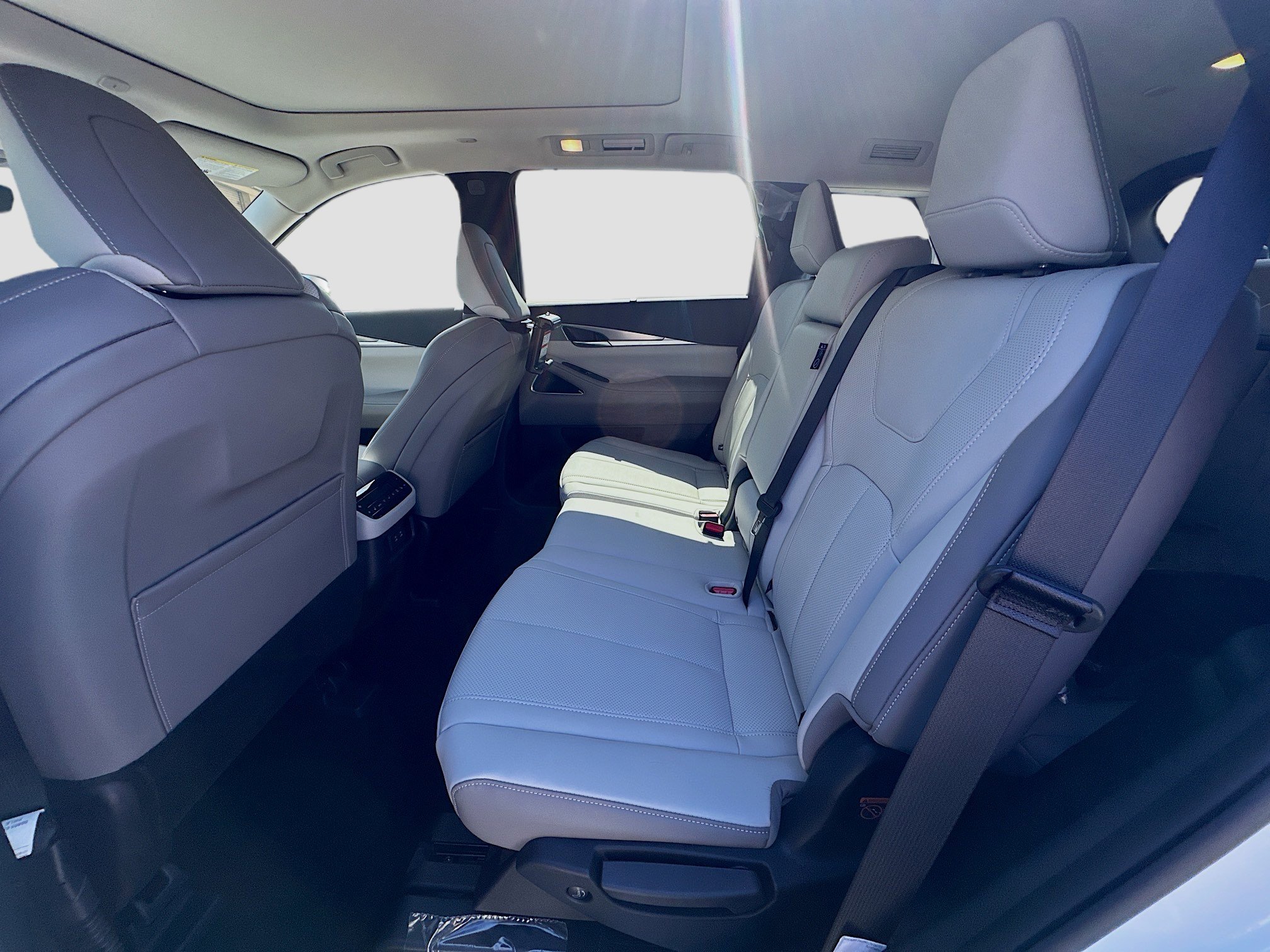 2026 Infiniti QX60 Luxe photo 19