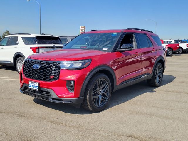 2025 Ford Explorer ST photo 3