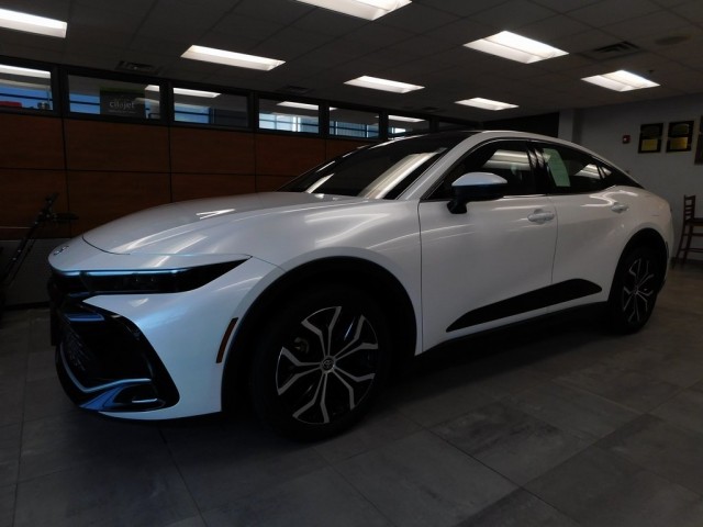 2023 Toyota Crown Limited's photo