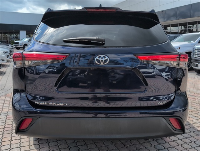 2022 Toyota Highlander XLE photo 12
