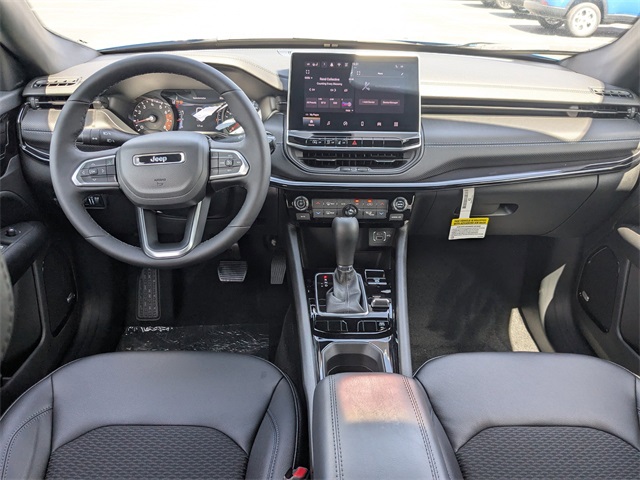 2025 Jeep Compass Latitude photo 14