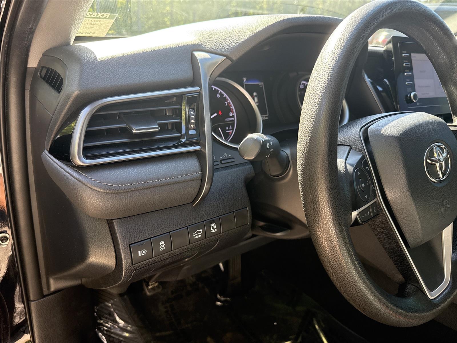2022 Toyota Camry LE photo 23