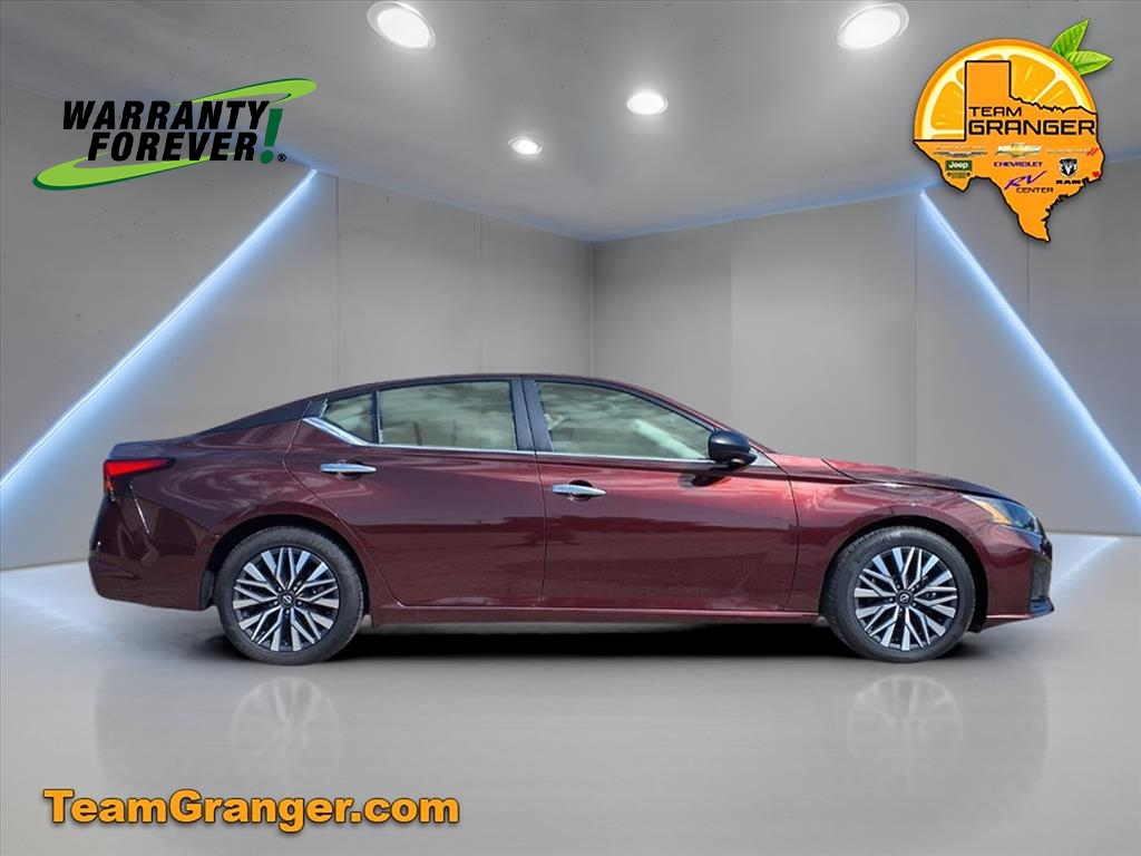 2024 Nissan Altima 2.5 SV photo 4