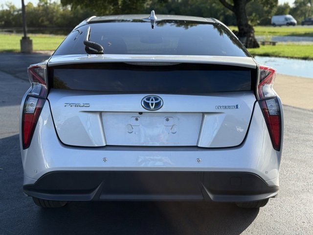 2018 Toyota Prius Two photo 5